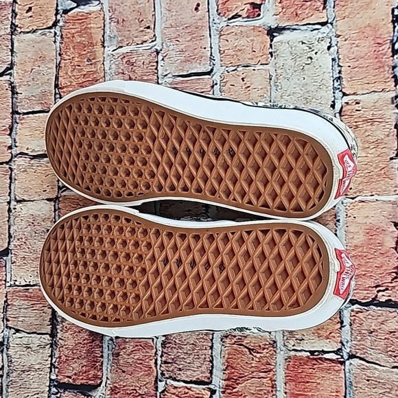 VANS CLASSIC SLIP ON FLORAL PRINT SHOES,  WOMANS SIZE 6.5 GUC - Picture 12 of 12